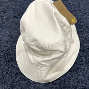 Lululemon bucket hat, never worn